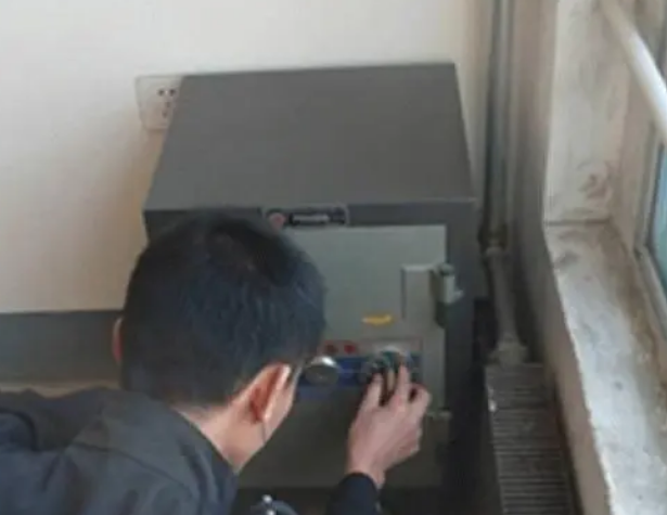 保险柜密码打不开柜门怎么办？