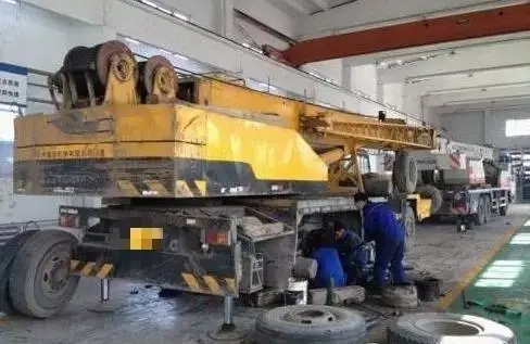电动单梁起重机出现溜钩或滑钩现象的原因是什么？