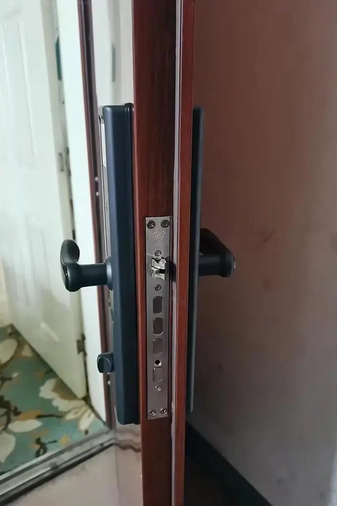 开锁加换锁一般多少钱一次