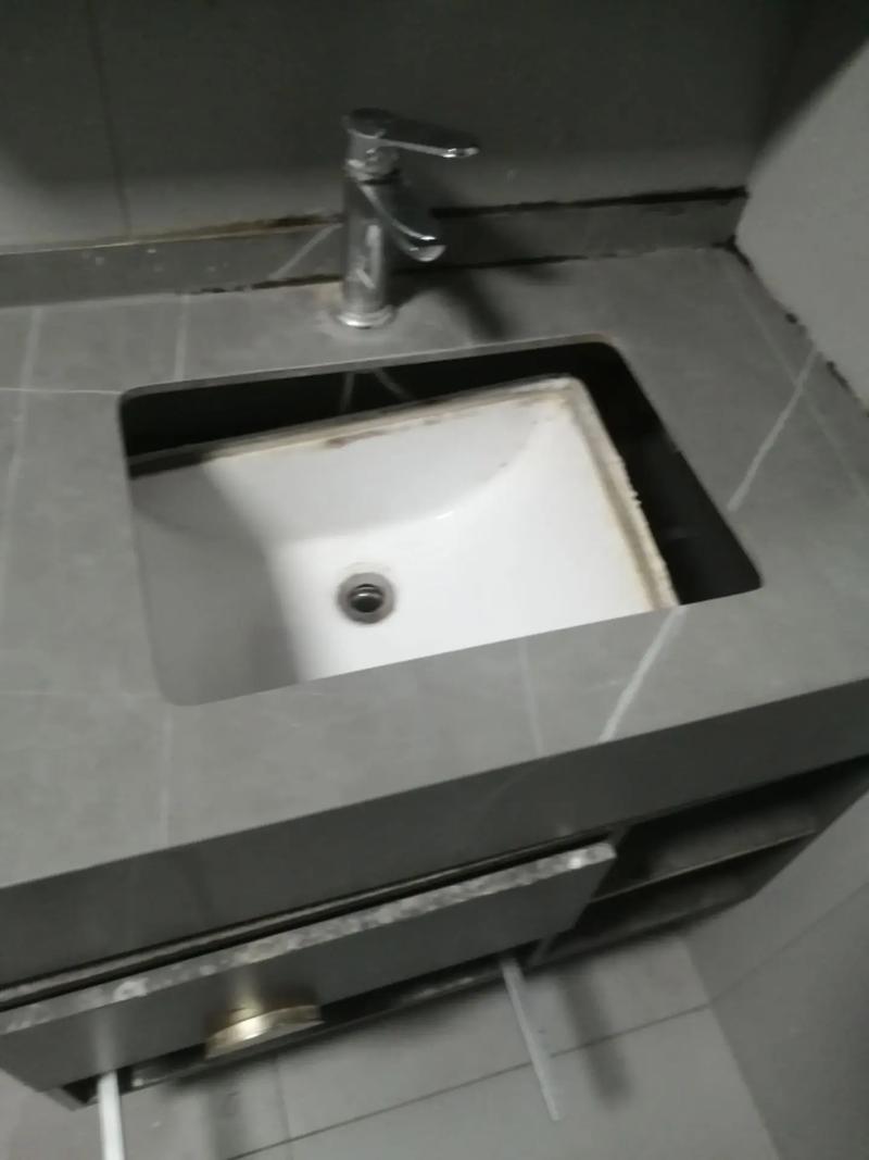 台盆漏水不用慌，专业师傅分享常见原因及解决方法